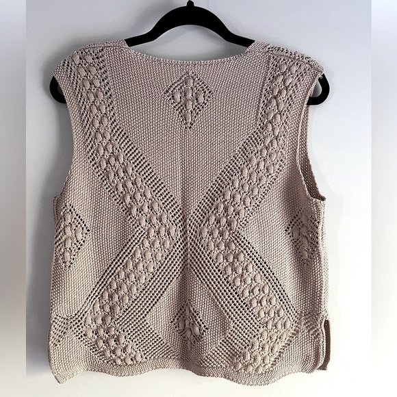 Beige V Neck Knitted Semi Sheer Sleeveless Top Size Large - Picture 3 of 8